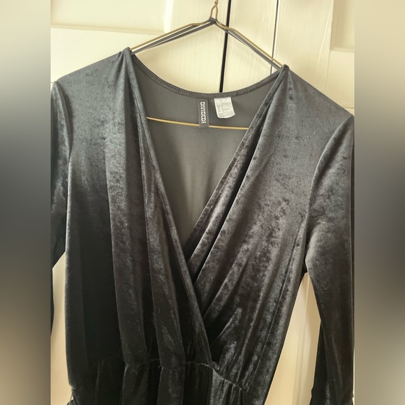 H&M Black Velvet Wrap dress - Picture 4 of 10